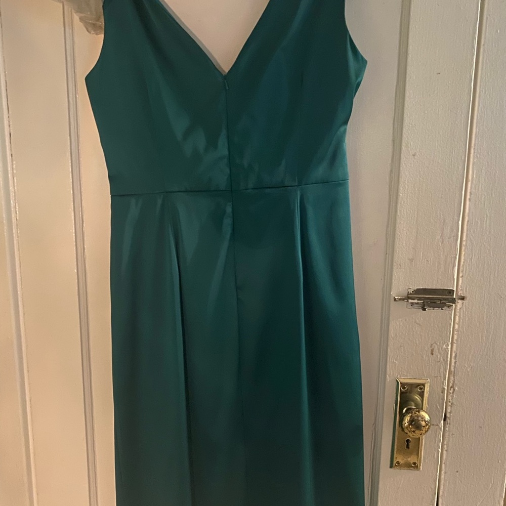 Only worn once to my 20th reunion.  Dry cleaned.  Smoke free house. No stains!